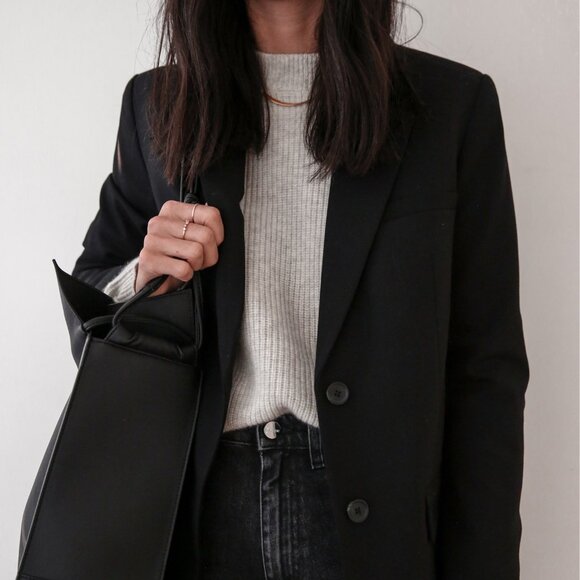 EUC The Curated Chunky Crew Cashmere Sweater Light Grey Size M!  VERY RARE!! - Picture 7 of 14